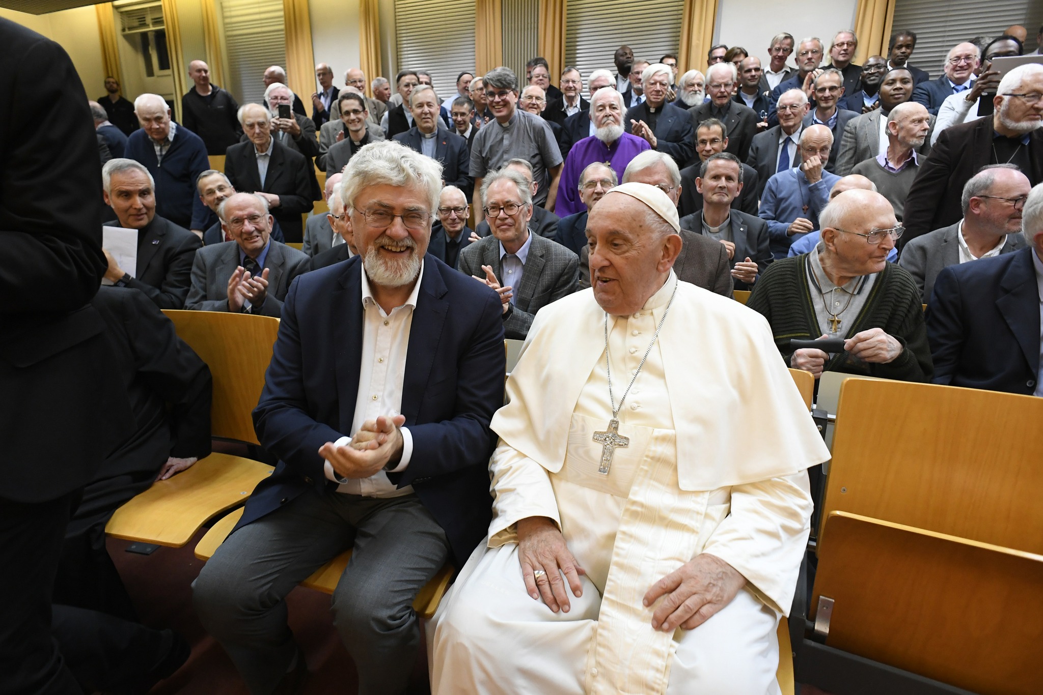 Hij was één van ons, zoals Jezus - Jezuieten
