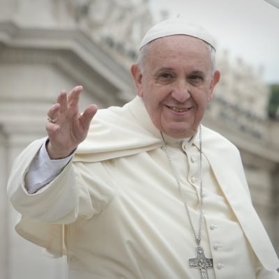 Met belangeloosheid en liefde, paus Franciscus over pater Frans