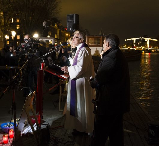 Allerzielen in Amsterdam: herdenking van gestorven vluchtelingen