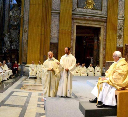 De binnenkant van Paus-jezuïet Franciscus