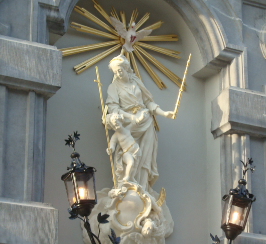 Gevel jezuïetenkerk Mechelen (Bruul) gerestaureerd