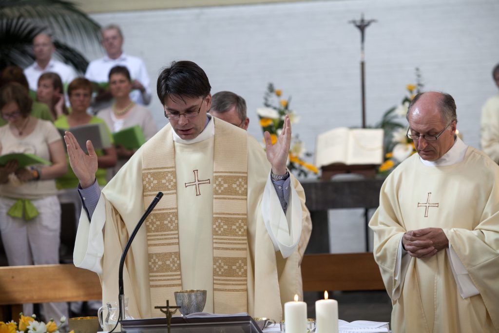 Priesterwijding Walter Ceyssens sj 9