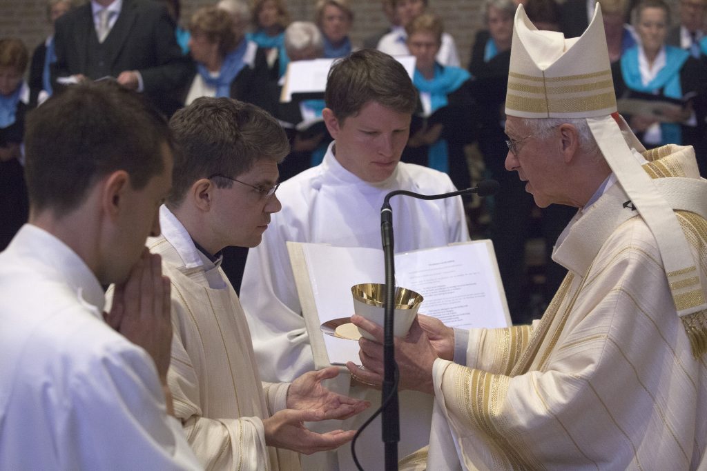 Priesterwijding Wouter Blesgraaf sj 1