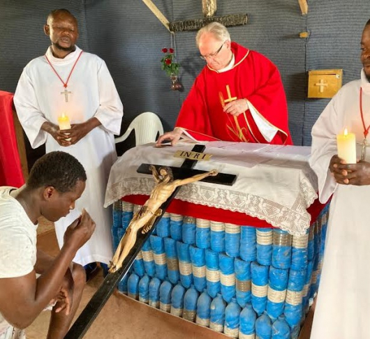 Tonny Cornoedus sj, priester voor de vluchtelingen op de Griekse eilanden