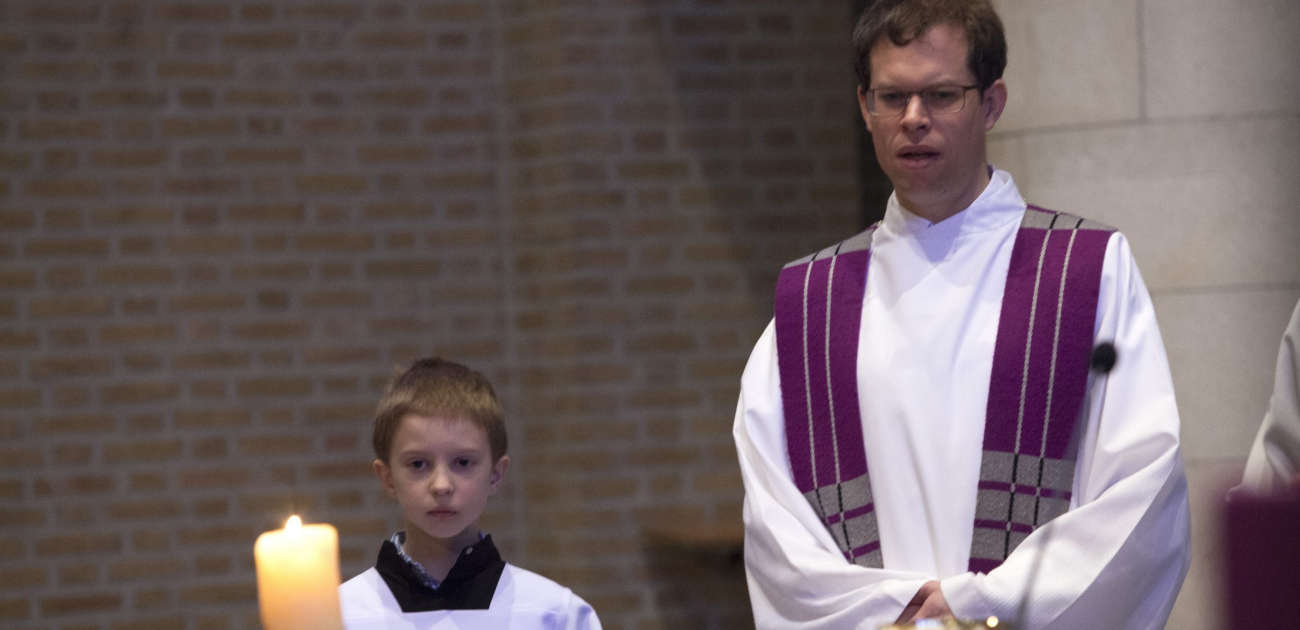 Waarom Jos Moons sj ongeneselijk van de kerk houdt